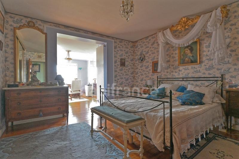 Maison - 210 m² - 8 pièces