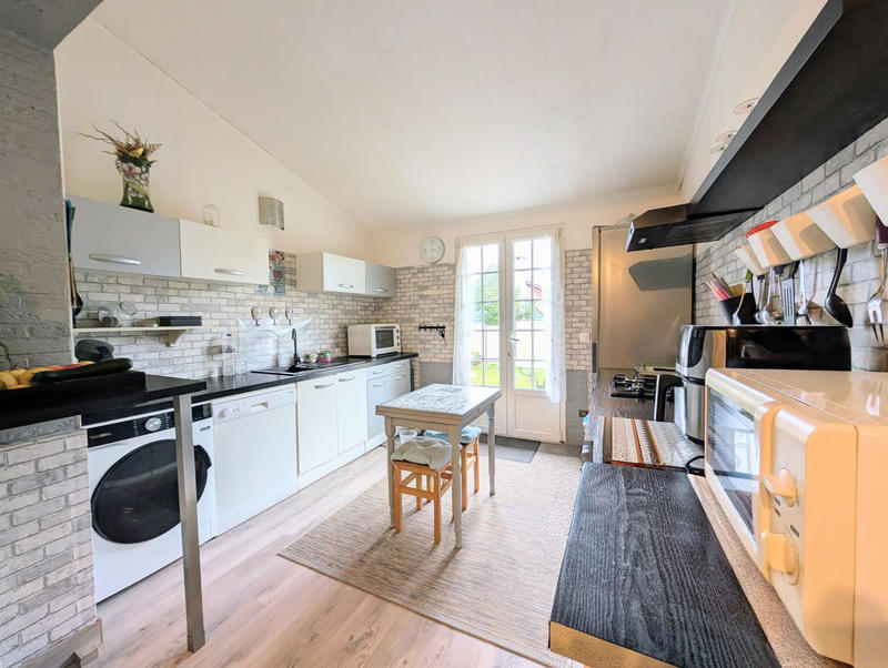 Maison - 104 m² - 5 pièces