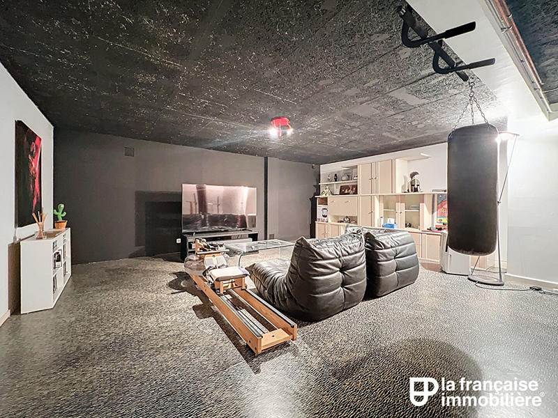 Maison - 168 m² - 8 pièces