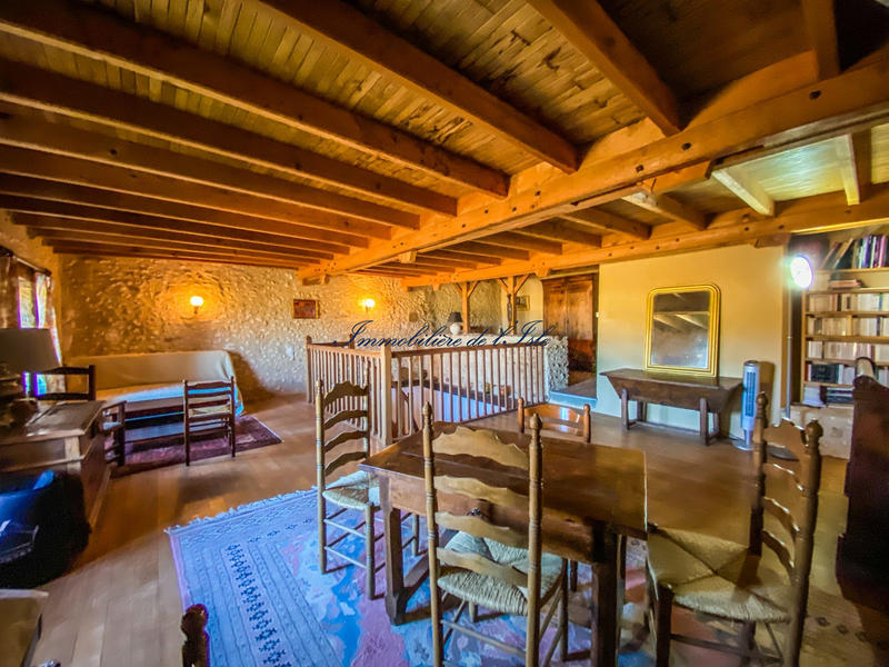 Maison - 300 m² - 11 pièces