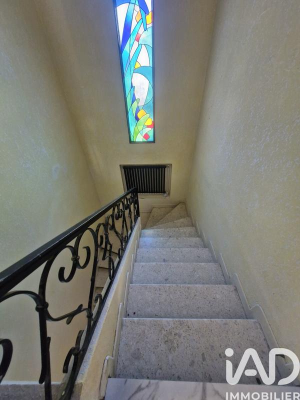 Maison - 230 m² - 6 pièces