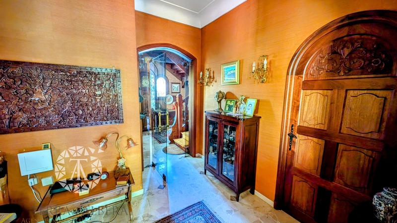 Viager - Maison - 205 m² - 7 pièces