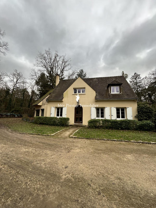 Maison - 220 m² - 9 pièces