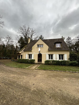 Maison - 220 m² - 9 pièces