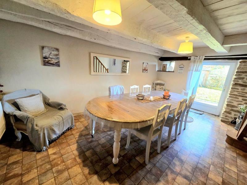 Maison - 277 m² - 9 pièces