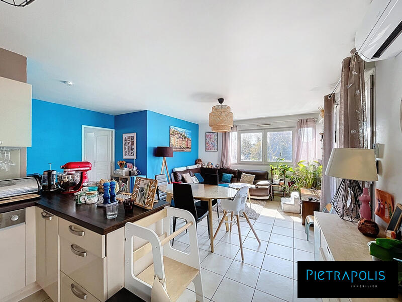 Appartement - 79 m² - 4 pièces