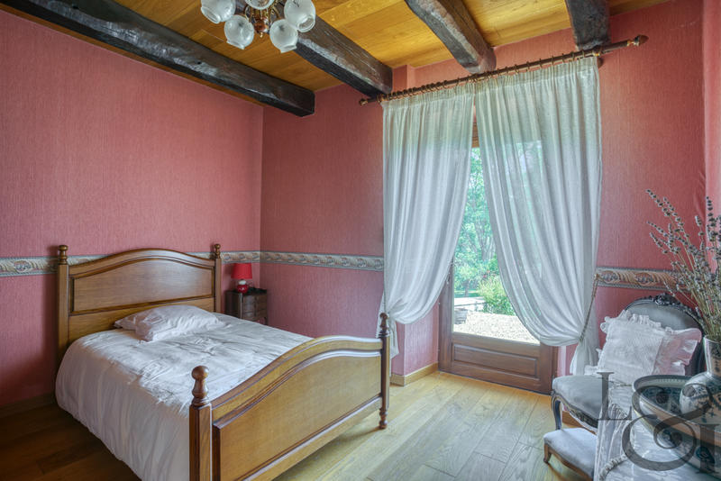 Maison - 190 m² - 7 pièces