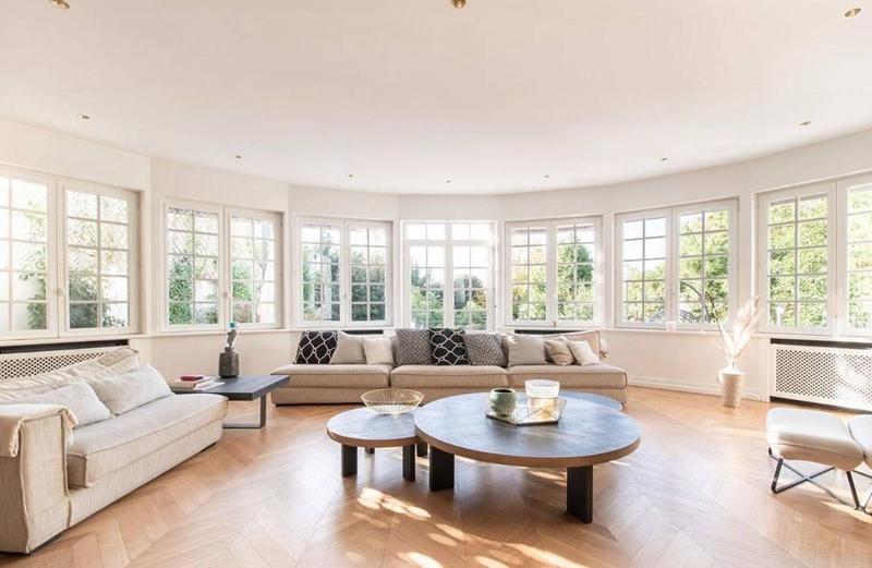 Maison - 418 m² - 9 pièces