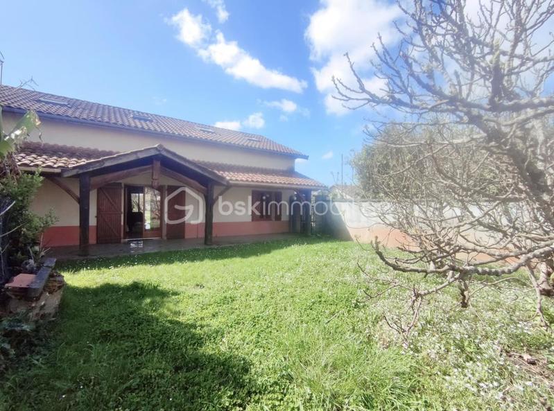 Maison ancienne - 175 m² - 8 pièces