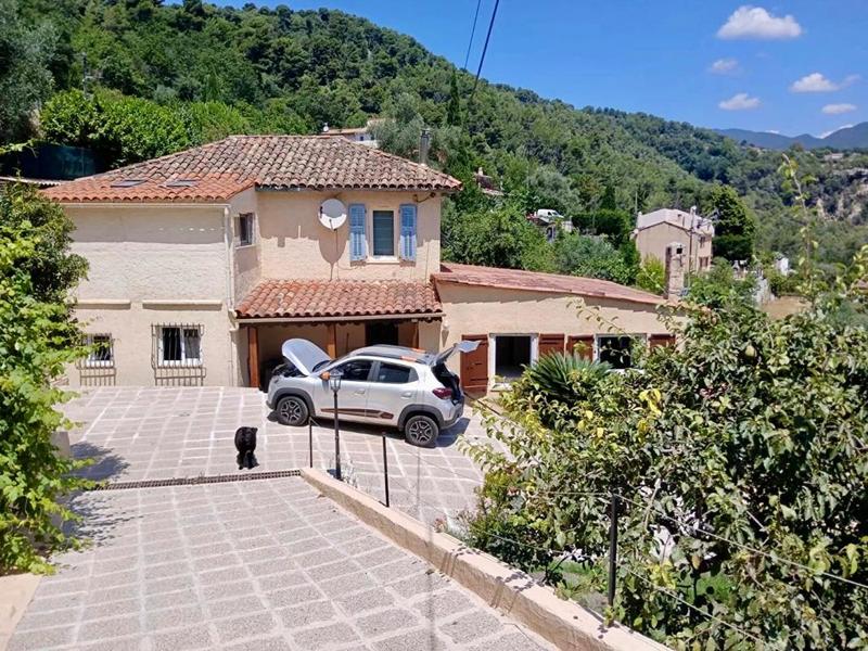 Appartement - 120 m² - 5 pièces