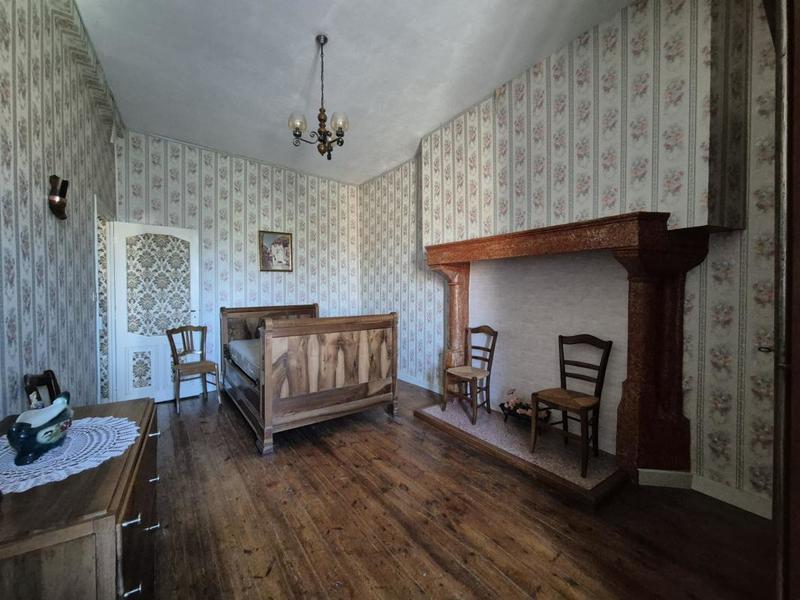 Maison - 213 m² - 10 pièces