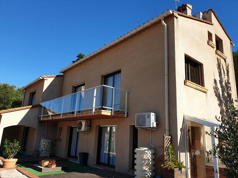 Maison - 240 m² - 7 pièces