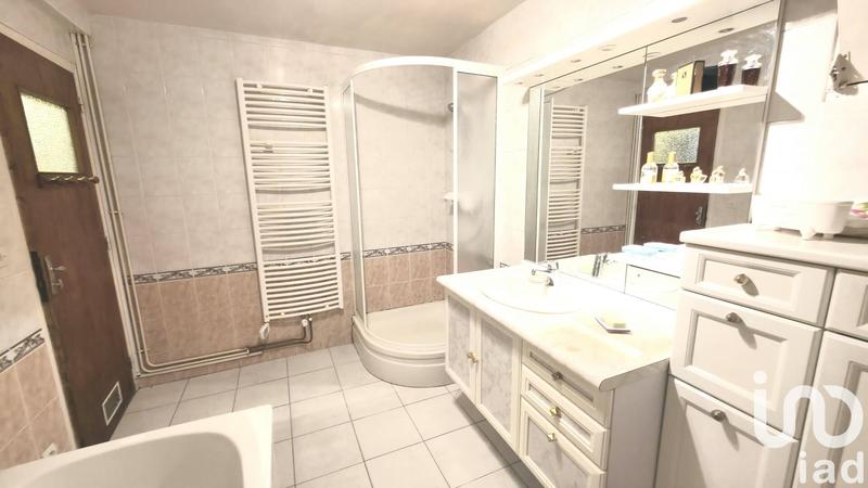 Maison - 245 m² - 9 pièces