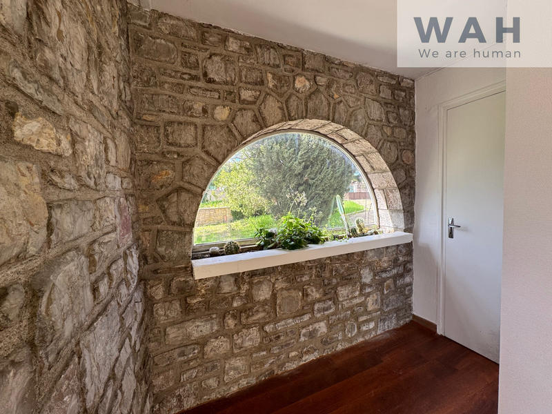 Maison - 276 m² - 8 pièces