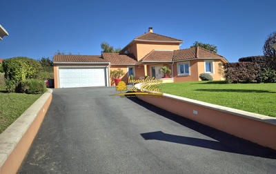 Maison - 180 m² - 7 pièces