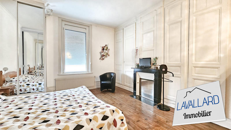 Maison - 250 m² - 13 pièces