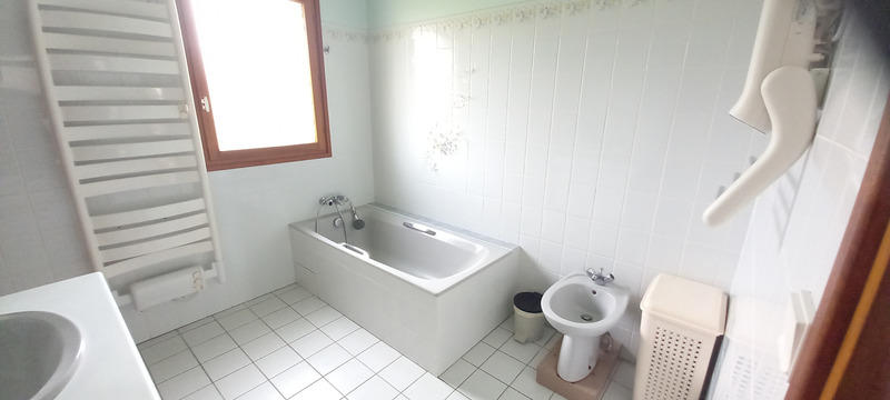 Maison - 180 m² - 8 pièces