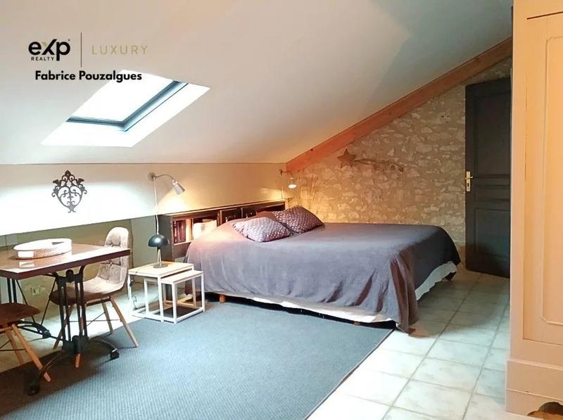 Maison - 715 m² - 29 pièces