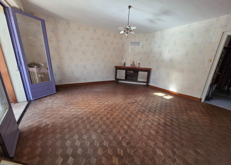 Maison - 104 m² - 8 pièces