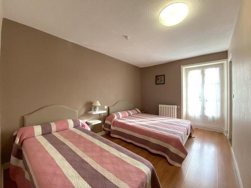 Maison - 725 m² - 24 pièces