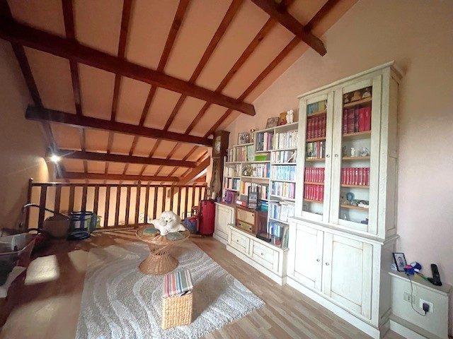 Maison - 192 m² - 10 pièces