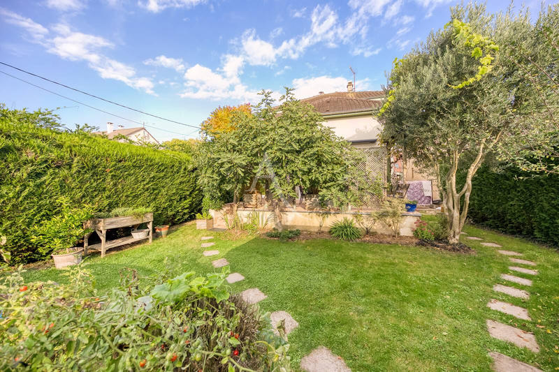 Maison - 122 m² - 6 pièces