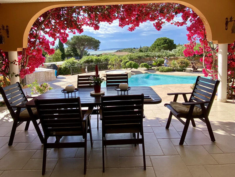 Maison - 265 m² - 9 pièces