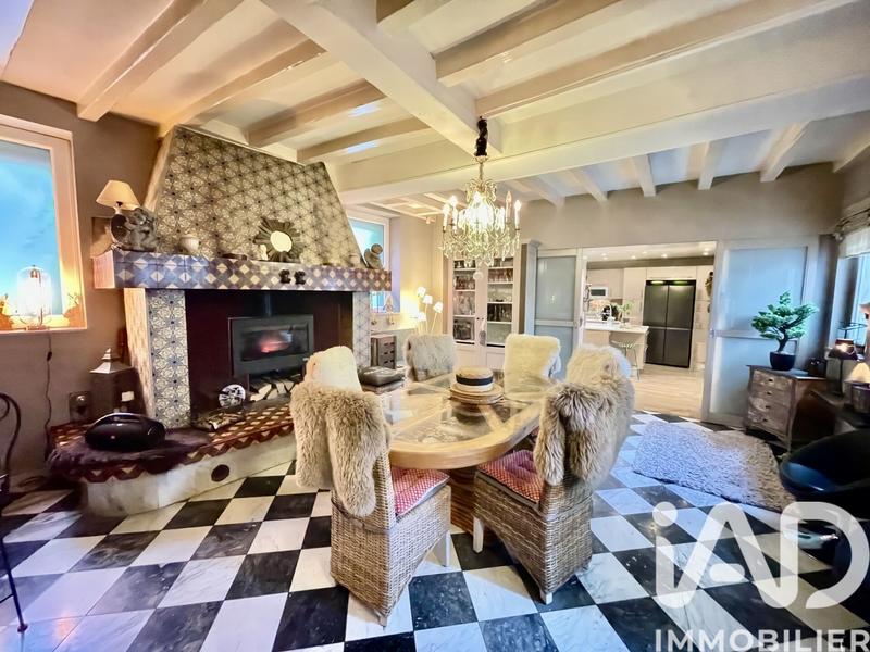 Maison - 408 m² - 11 pièces