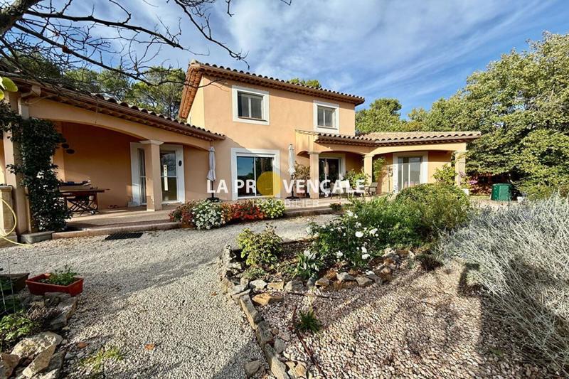 Villa - 143 m² - 5 pièces