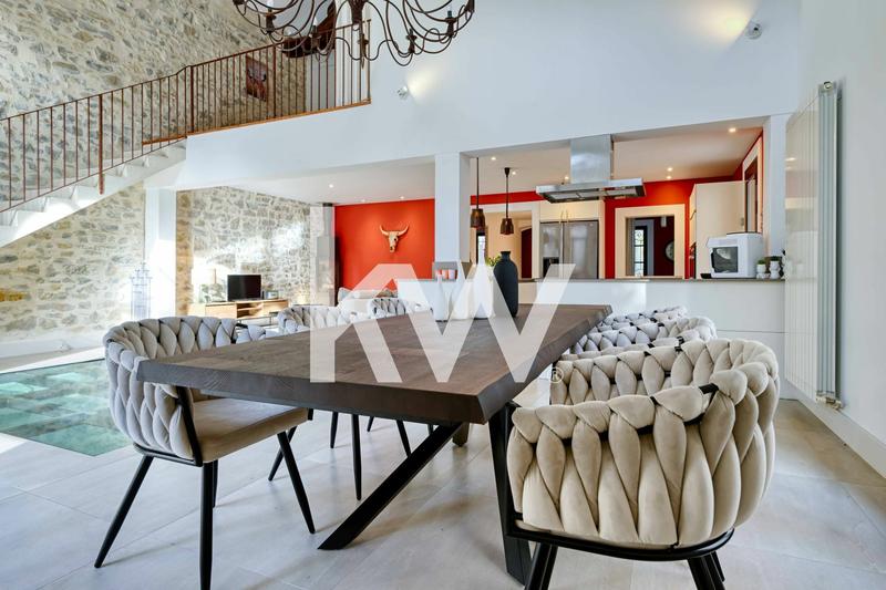 Maison - 166 m² - 6 pièces