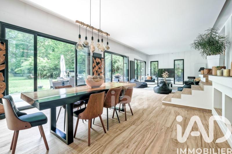 Maison de maîtres - 260 m² - 8 pièces