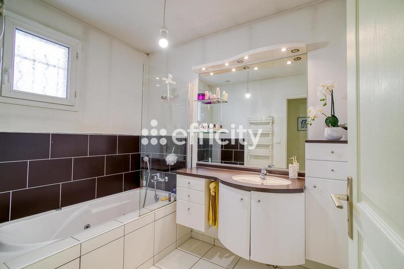 Villa - 137 m² - 6 pièces