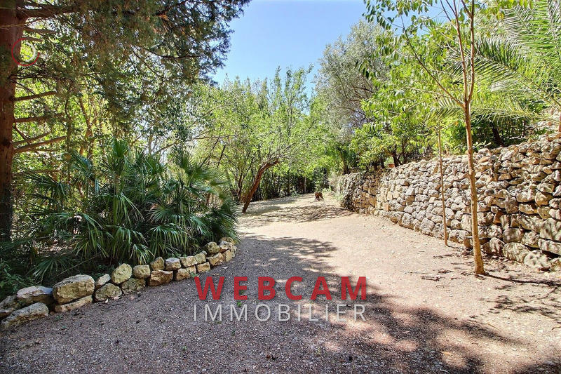 Maison - 210 m² - 8 pièces