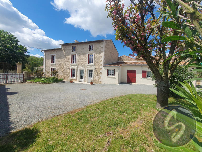 Maison ancienne - 169 m² - 6 pièces
