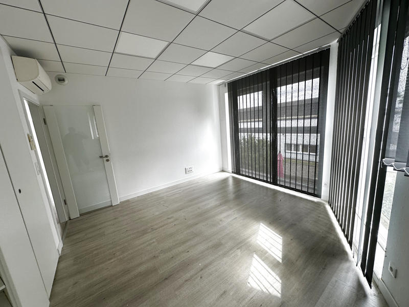 Bureau - 84 m²