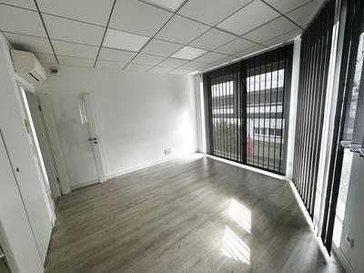Bureau - 84 m²