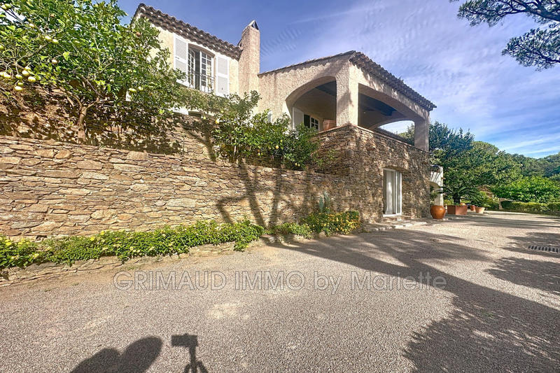 Maison - 308 m² - 11 pièces