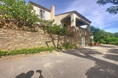 Maison - 308 m² - 11 pièces