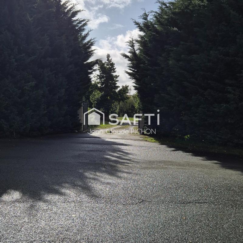 Maison - 230 m² - 9 pièces