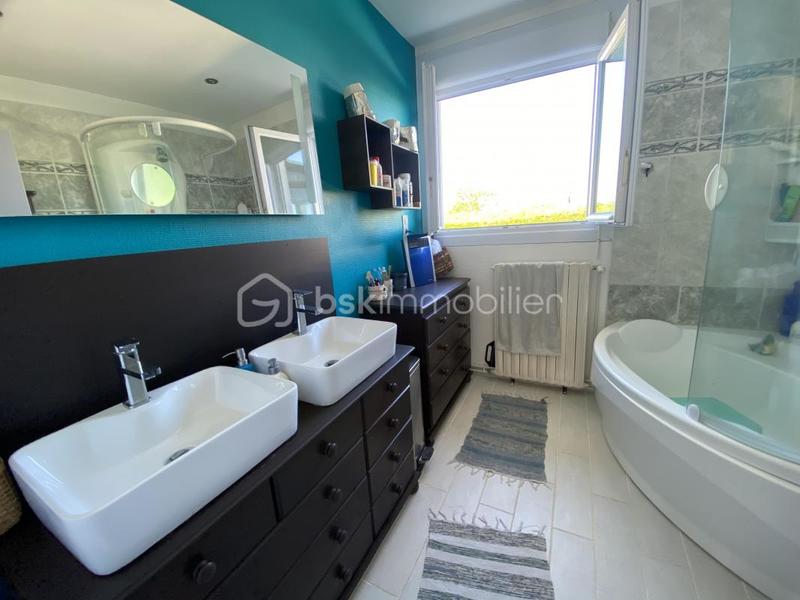 Villa - 205 m² - 6 pièces