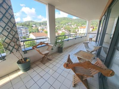 Appartement - 102 m² - 4 pièces