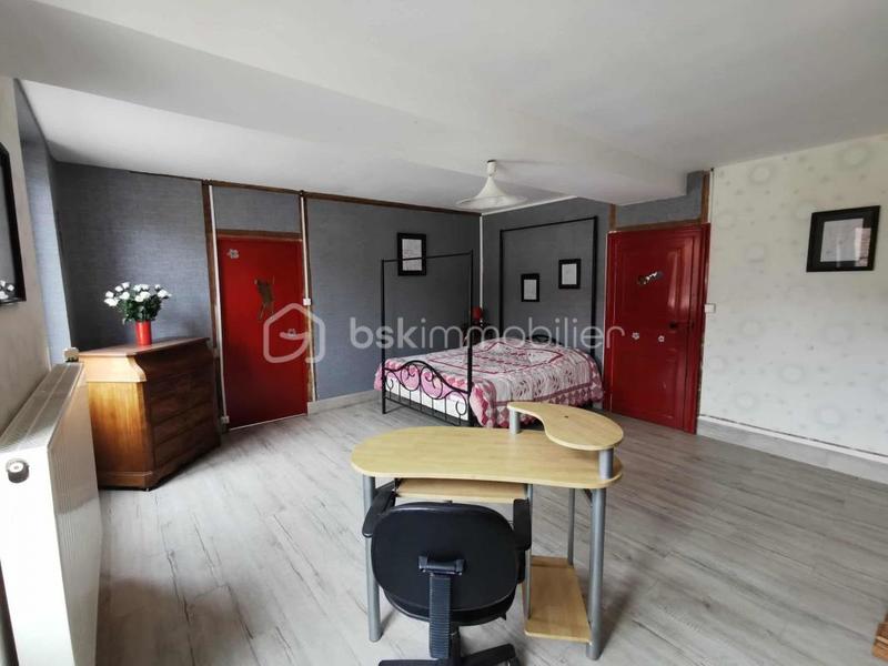 Maison - 212 m² - 7 pièces