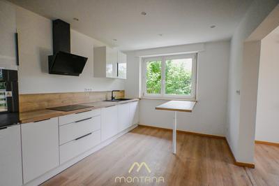 Maison - 200 m² - 8 pièces