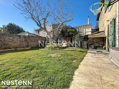 Maison - 242 m² - 8 pièces