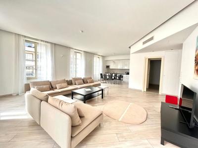 Appartement - 93 m² - 3 pièces