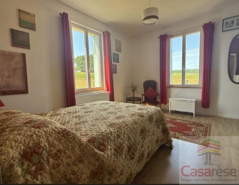 Demeure - 220 m² - 7 pièces