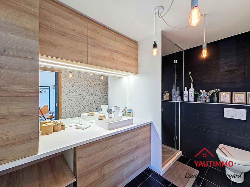 Maison - 203 m² - 7 pièces