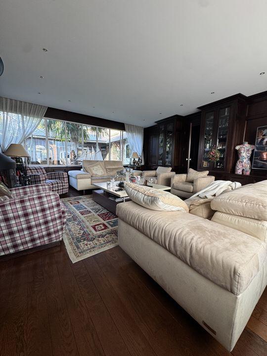 Demeure - 710 m² - 15 pièces