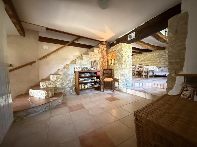 Maison en pierre - 279 m² - 6 pièces