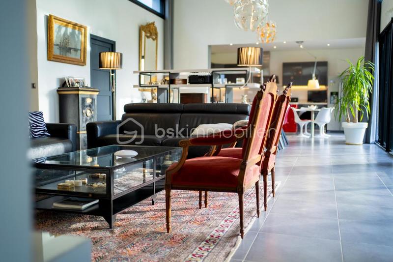 Maison d'architecte - 281 m² - 6 pièces